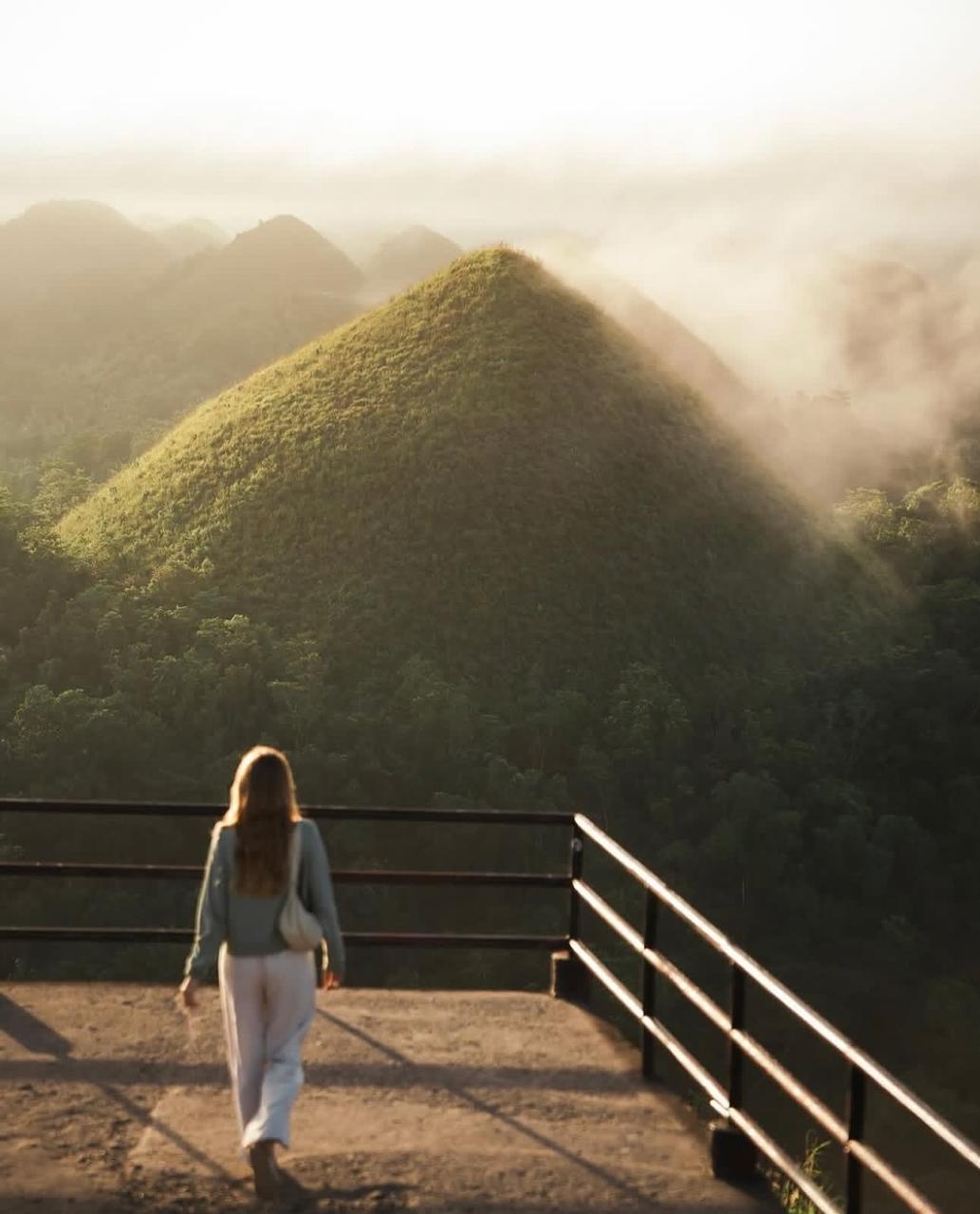 Chocolate Hills view 1