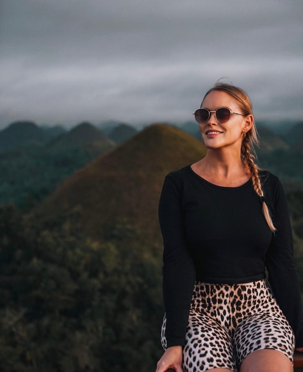Chocolate Hills landscape 2
